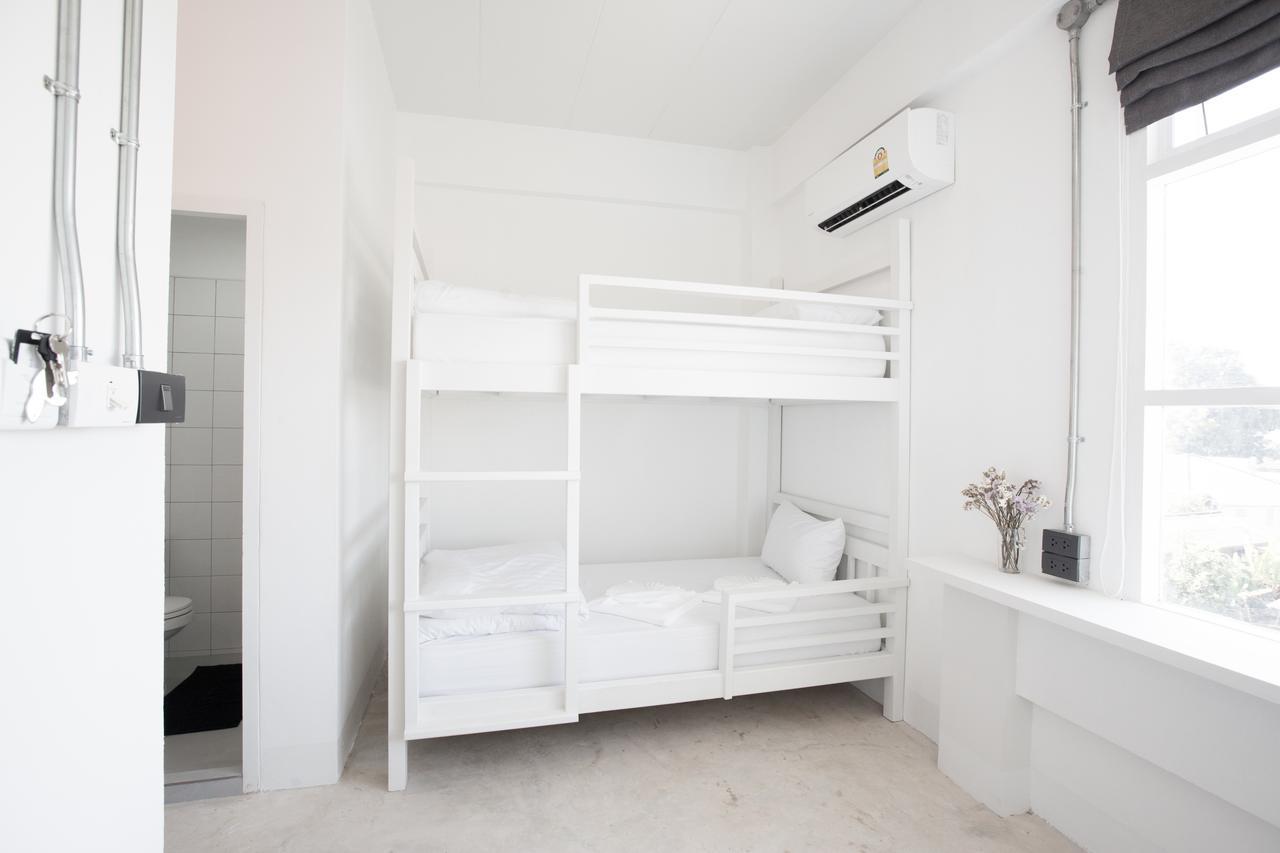 Flat White Cafe X Poshtel Hostel Λαμπάνγκ Εξωτερικό φωτογραφία